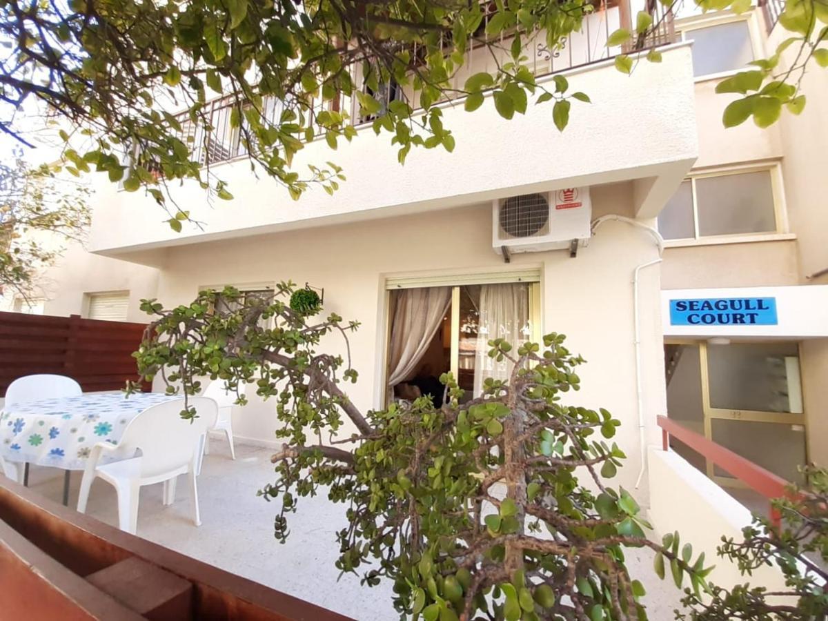 Albert'S Apartment Mackenzie 001 Larnaca Extérieur photo