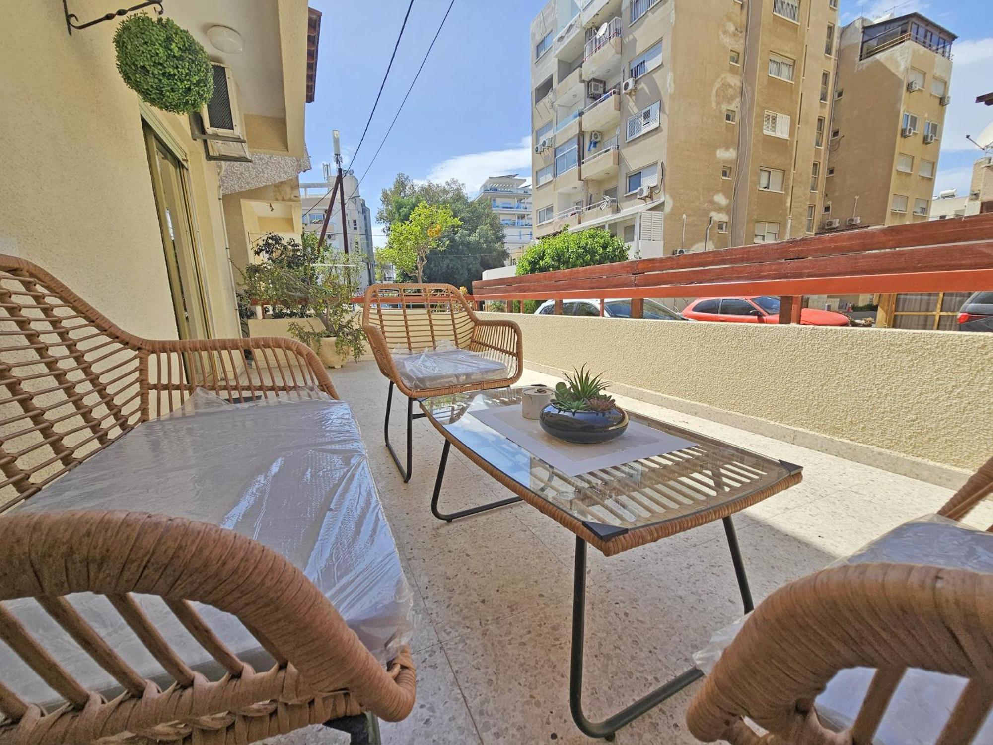 Albert'S Apartment Mackenzie 001 Larnaca Extérieur photo